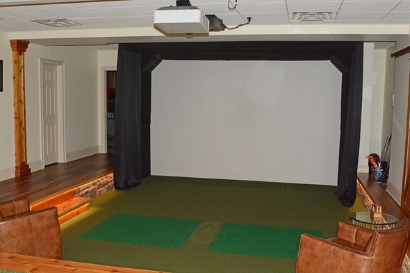 Los Angeles and Southern California Indoor Putting Green Simulator