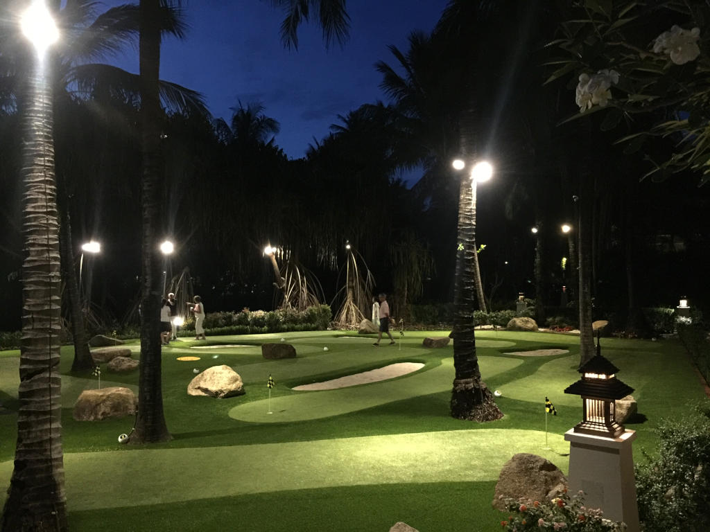 Use themed greens for your Los Angeles and Southern California mini golf course.